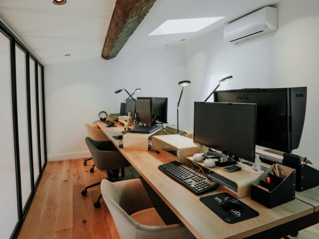 Bureaux privés vs. location classique