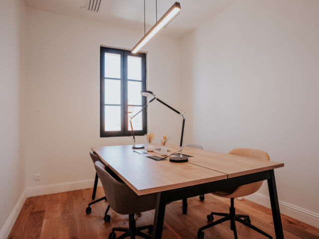 Comment un bureau privé en coworking peut faciliter votre implantation à Bordeaux ?