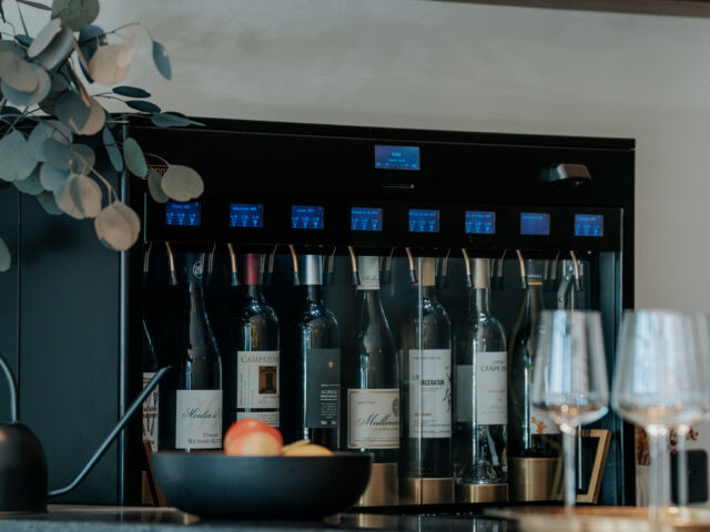 Coworking à Bordeaux : pourquoi un bar à vin renforce la communauté des coworkers ?